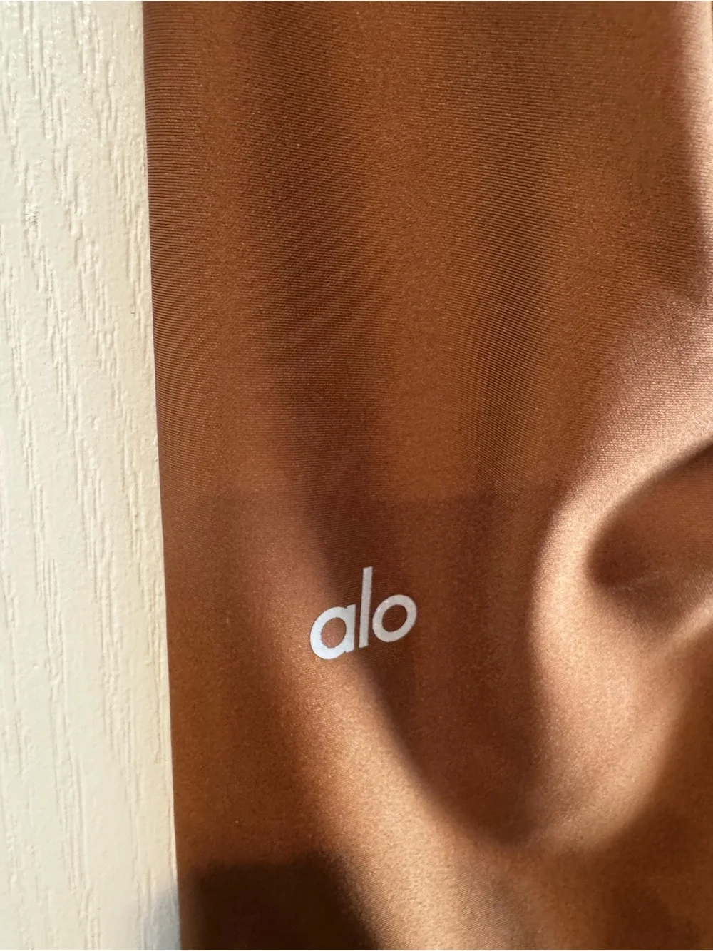 ALO Yoga Airlift Leggings in Cinnamon - Size M